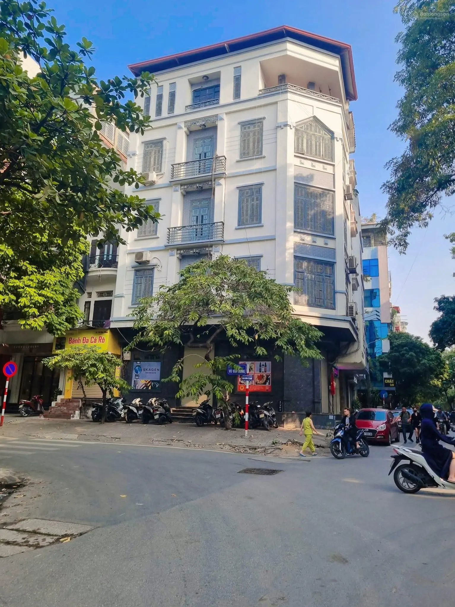 Bán nhà ngõ 53 Hoàng Cầu Ô Chợ Dừa, hai vỉa hè, gần hồ, mặt tiền 7m, DT: 145m, giá: 76 Tỷ