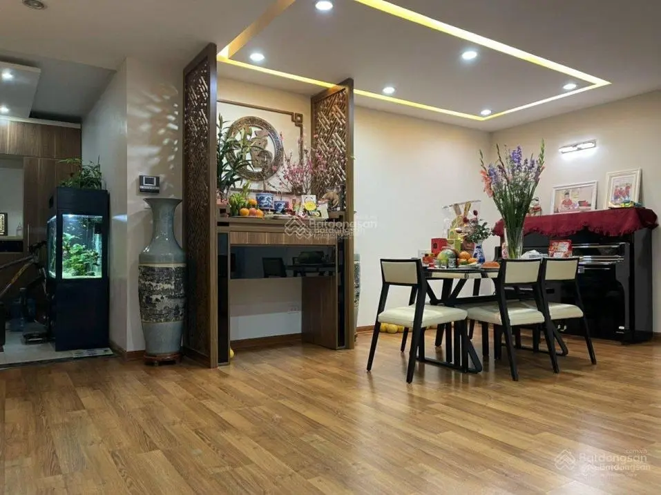 Bán chung cư Hei Tower - Số 1 Ngụy Như Kon Tum, 95m2, 3 phòng ngủ, giá: 5 tỷ. LH: 0379 455 ***