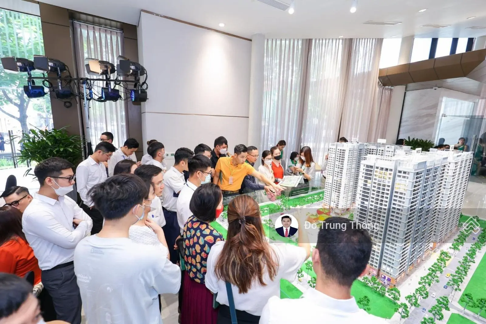 Chỉ bán trong tuần! Từ 55tr/m2 căn góc 3PN 98m2 chung cư Melody Linh Đàm vay bank tới 70% trong 24T