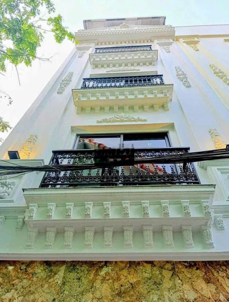 Em bán nhà đẹp 30m2x5 tầng Giang Biên - Long Biên