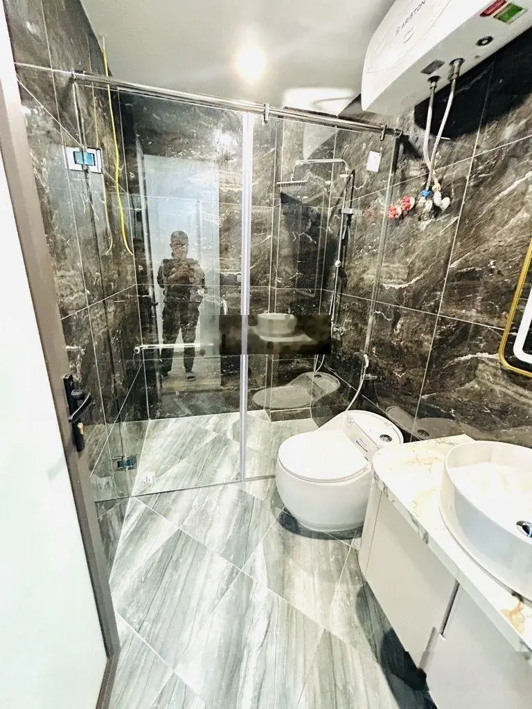 Bán nhà Thịnh Liệt, Hoàng Mai, ô tô vào nhà, sẵn thang máy, 44m2, giá tốt 12.8 tỷ