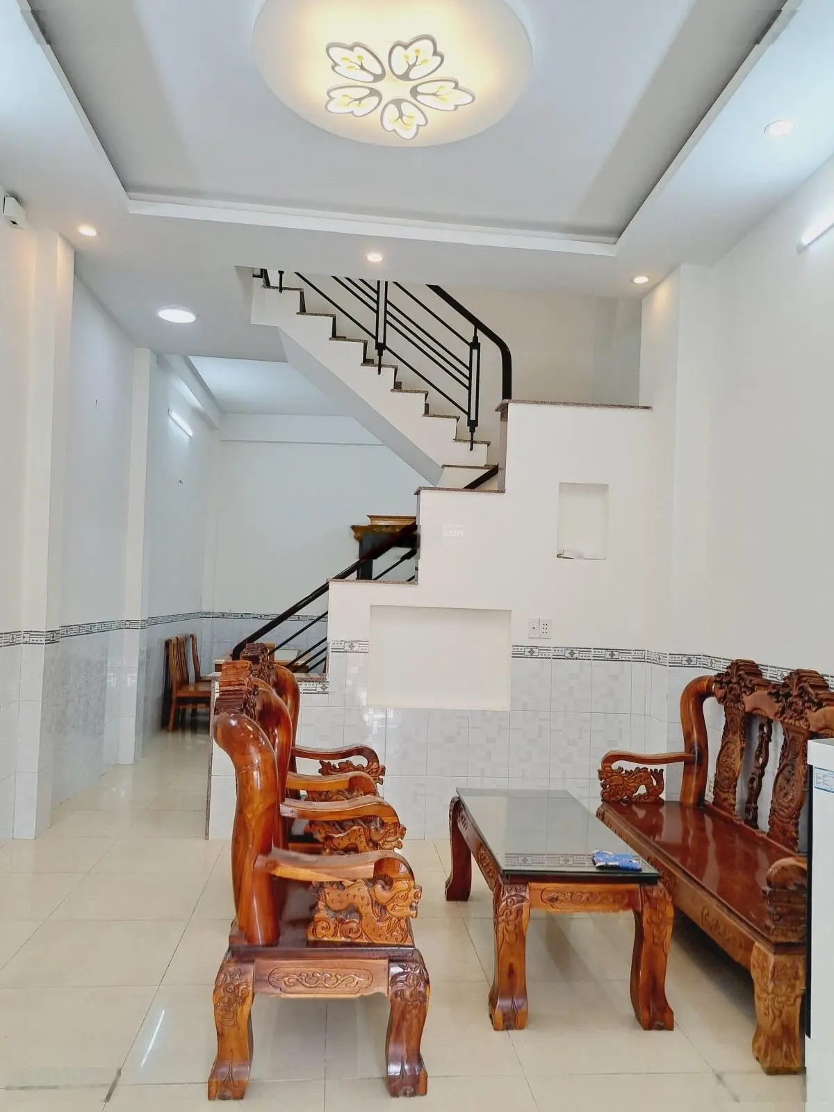 Ngay chợ gò xoài - hẻm 6m thông kinh doanh - 56m2 (4x14) 2 tầng đúc chắc chắn
