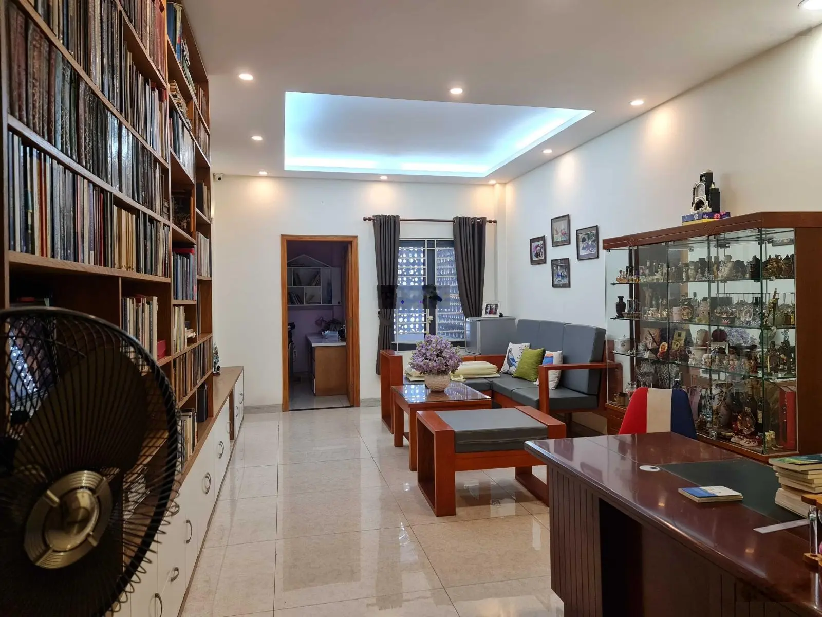 Bán nhà phố hẻm xe hơi 343 Nguyễn Trọng Tuyển nhà vuông vức 3 tầng sân thượng 20 tỷ TL