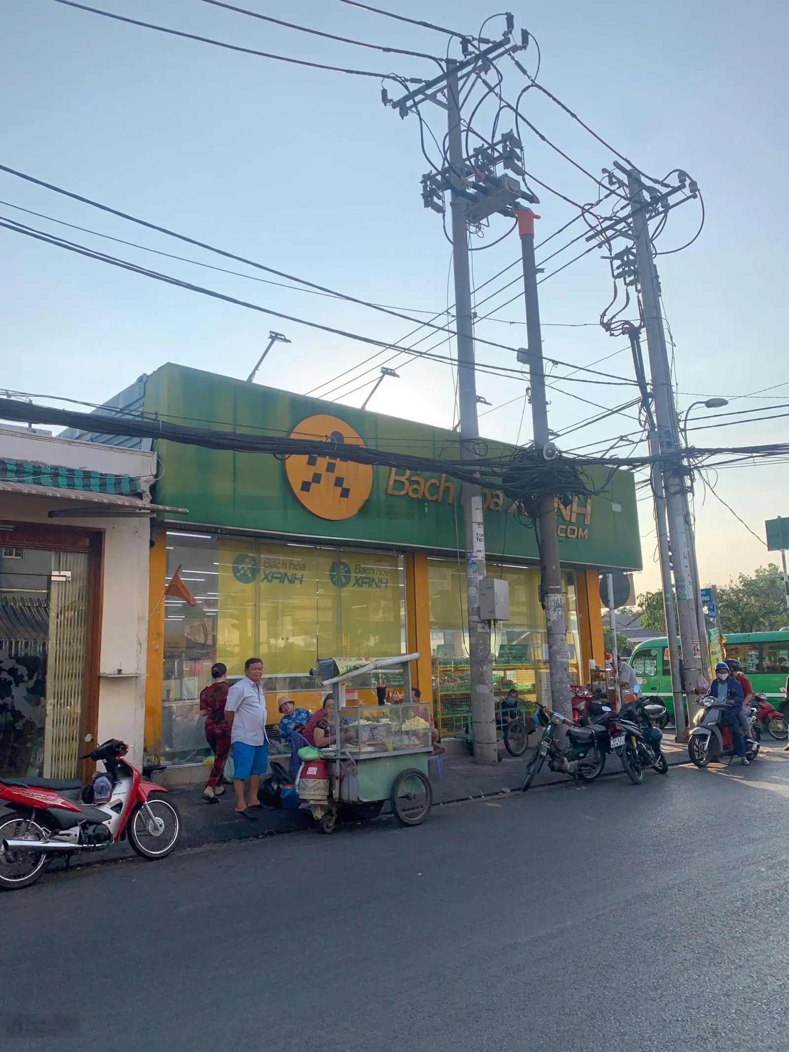 Bán nhà mặt tiền đường Phạm Hùng, chính chủ chưa qua đầu tư, ngang 4m x 18m, DT 195m2, Quận 8
