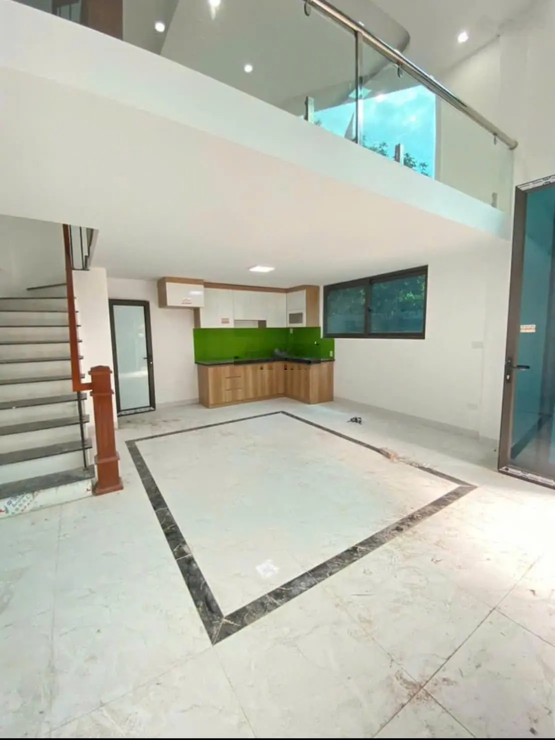 Bán căn lô góc 2 thoáng 4 tầng 4 ngủ 37m2 ngõ thông ngay gần ĐH SP TDTT