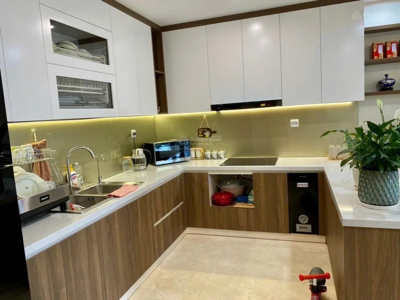Chính chủ bán căn 3 ngủ diện tích 111m2 đẹp nhất hai tòa tháp D'Le Roi Soleil số 2 Đặng Thai Mai