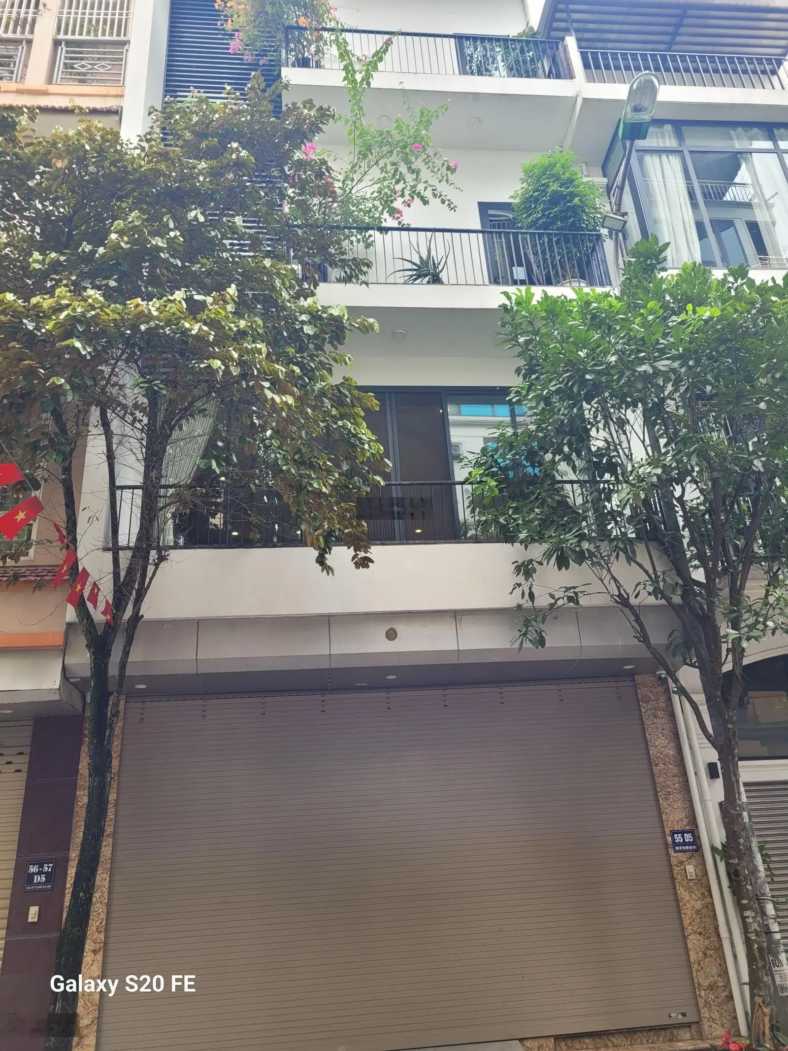Phố kim giang 65/98m 4 tầng mt5m khu phân lô trước nhà ôtô tránh . dừng đỗ ngày đêm .ở và làm vp