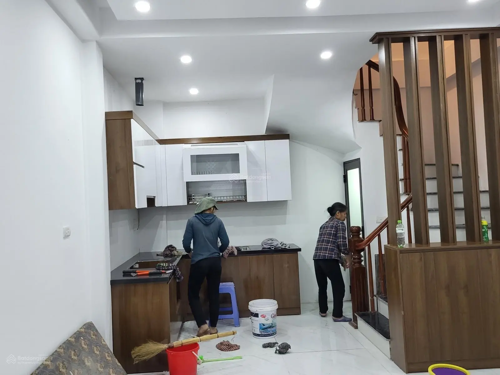 Bán gấp nhà riêng 34m2, 6,95 tỷ ở Lĩnh Nam, Hoàng Mai, Hà Nội