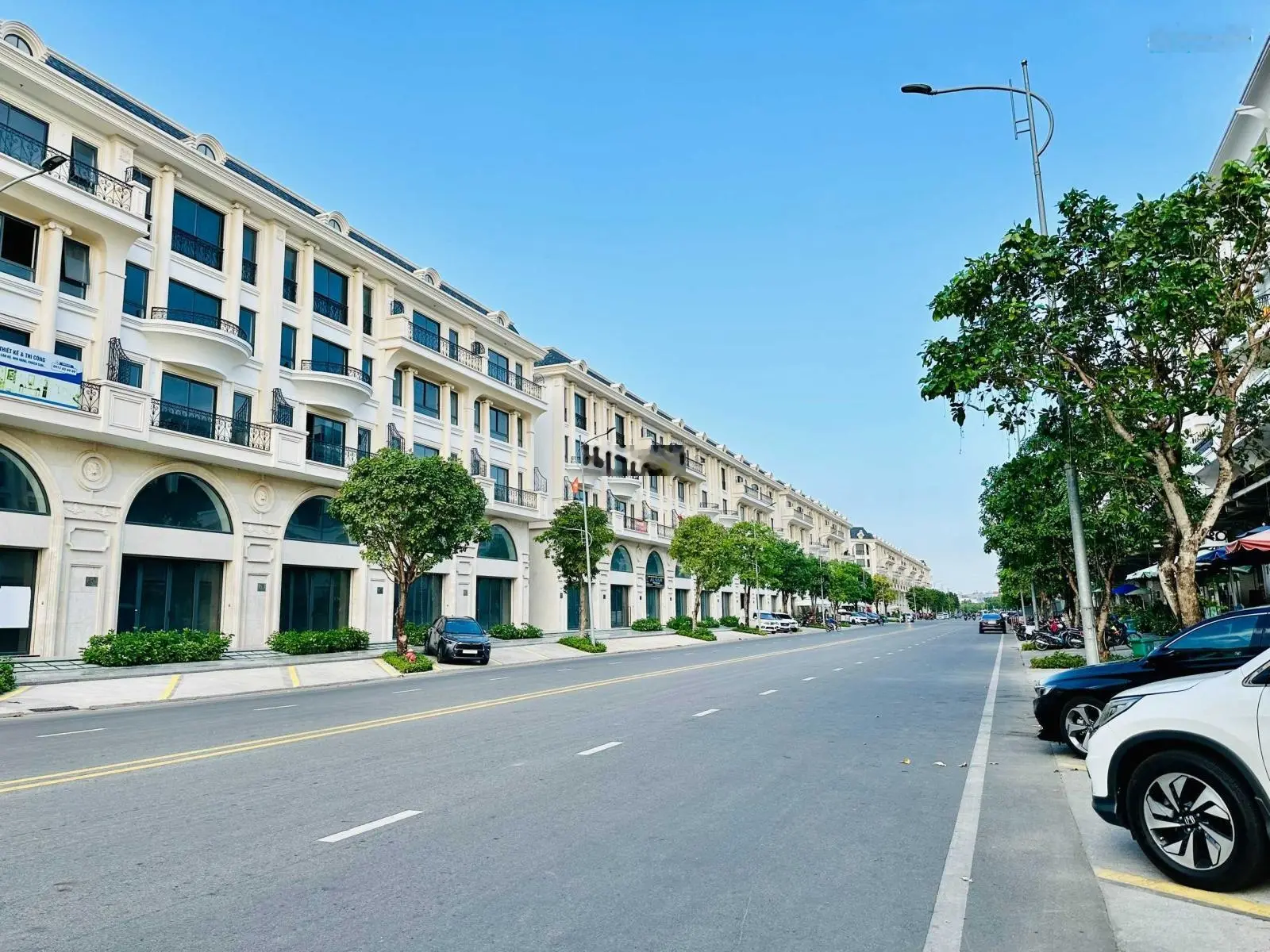 Bán gấp lô góc 2 mặt tiền khu VIP Thủ Đức; 0933 352 ***