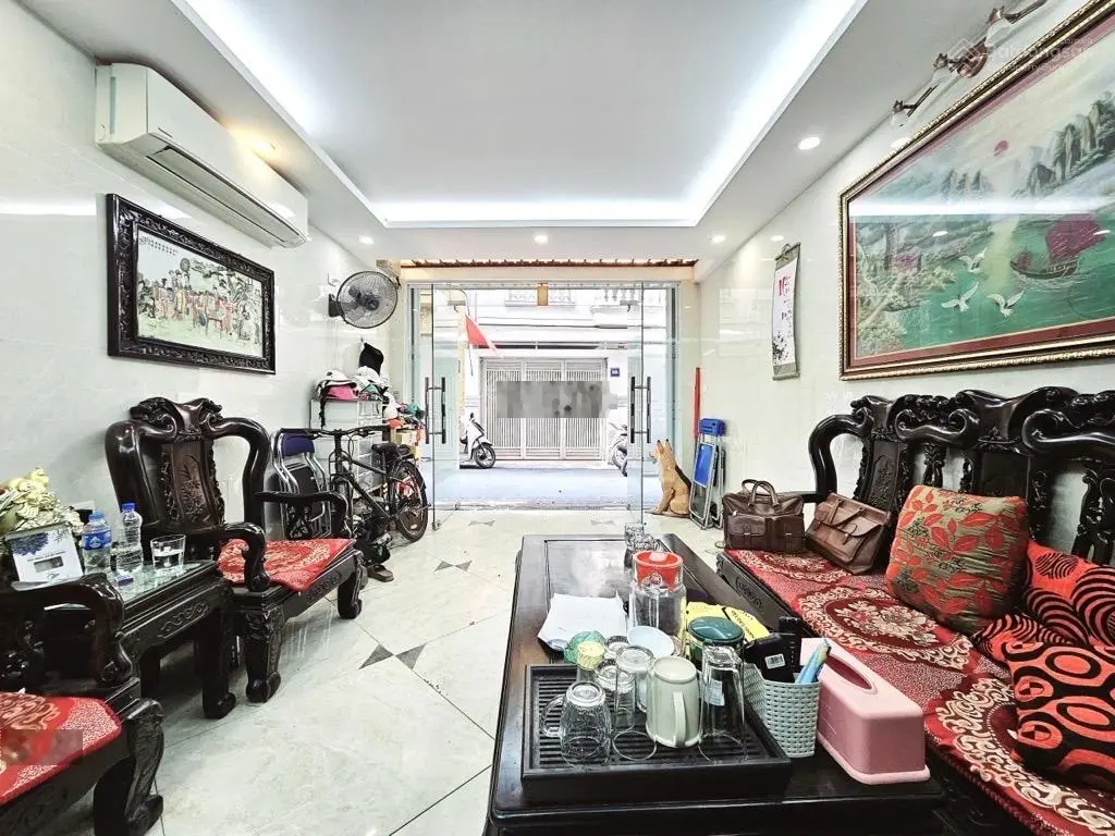 Lõi Đống Đa - phân lô ô tô vào nhà - đường trước nhà trải nhựa đẹp - cách phố vài chục mét