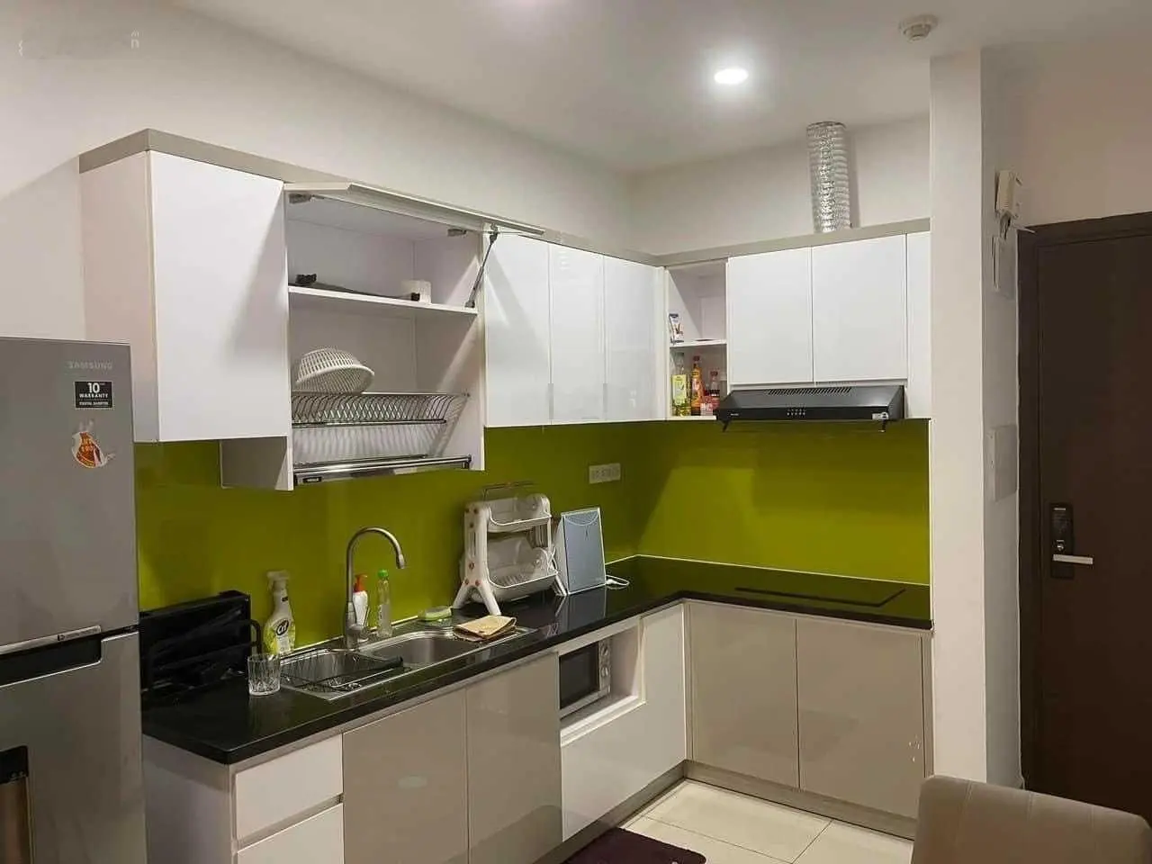 Cần bán CHCC Cây Mai, Q.11, DT: 48m2, 1PN, 1WC, full nội thất, có sổ, giá 2tỷ. LH: 0903 318 *** Minh