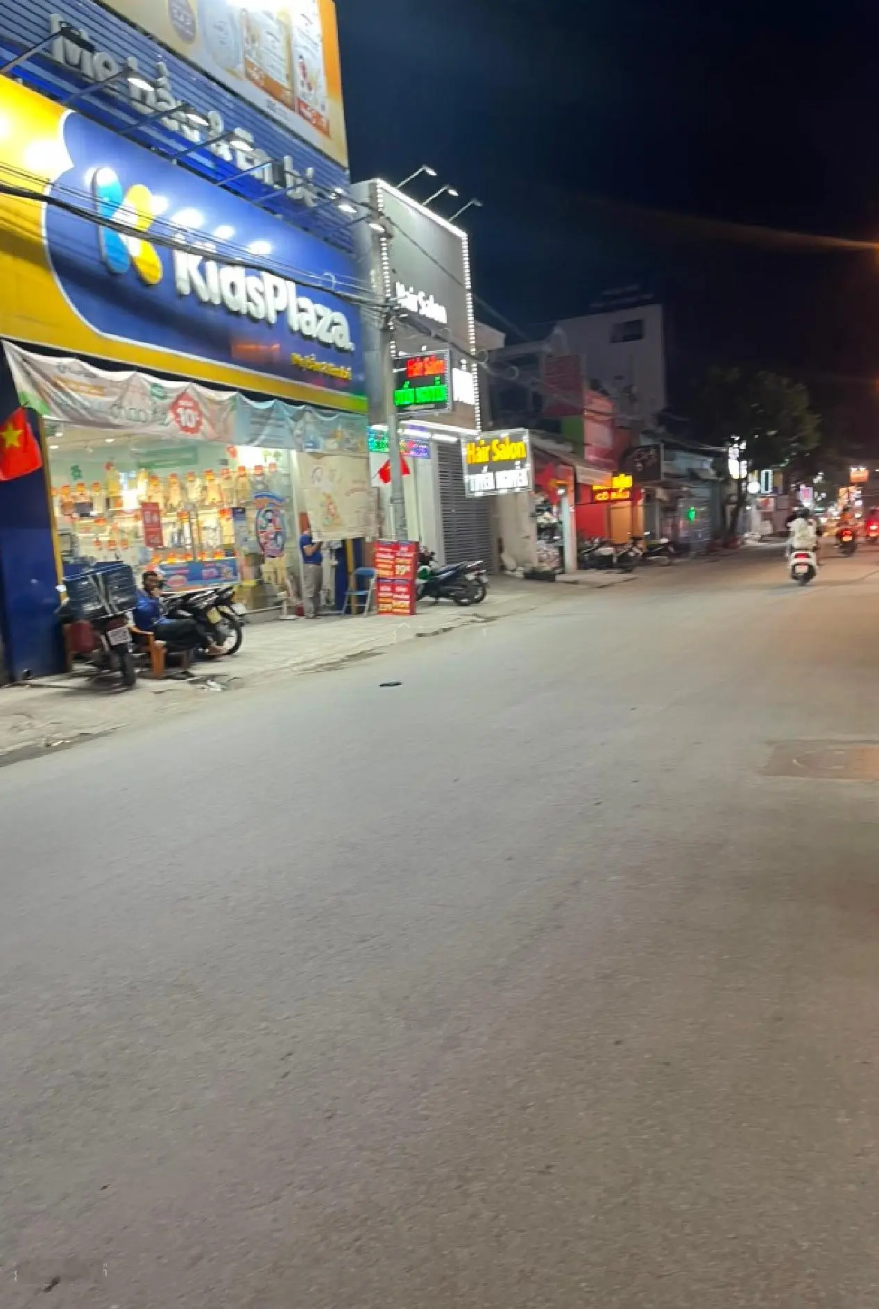Chỉ cách mặt tiền Nguyễn Duy Trinh 50m - kế trường học - bệnh viện - DT 72m2 giá 5,8 tỷ hẻm rộng