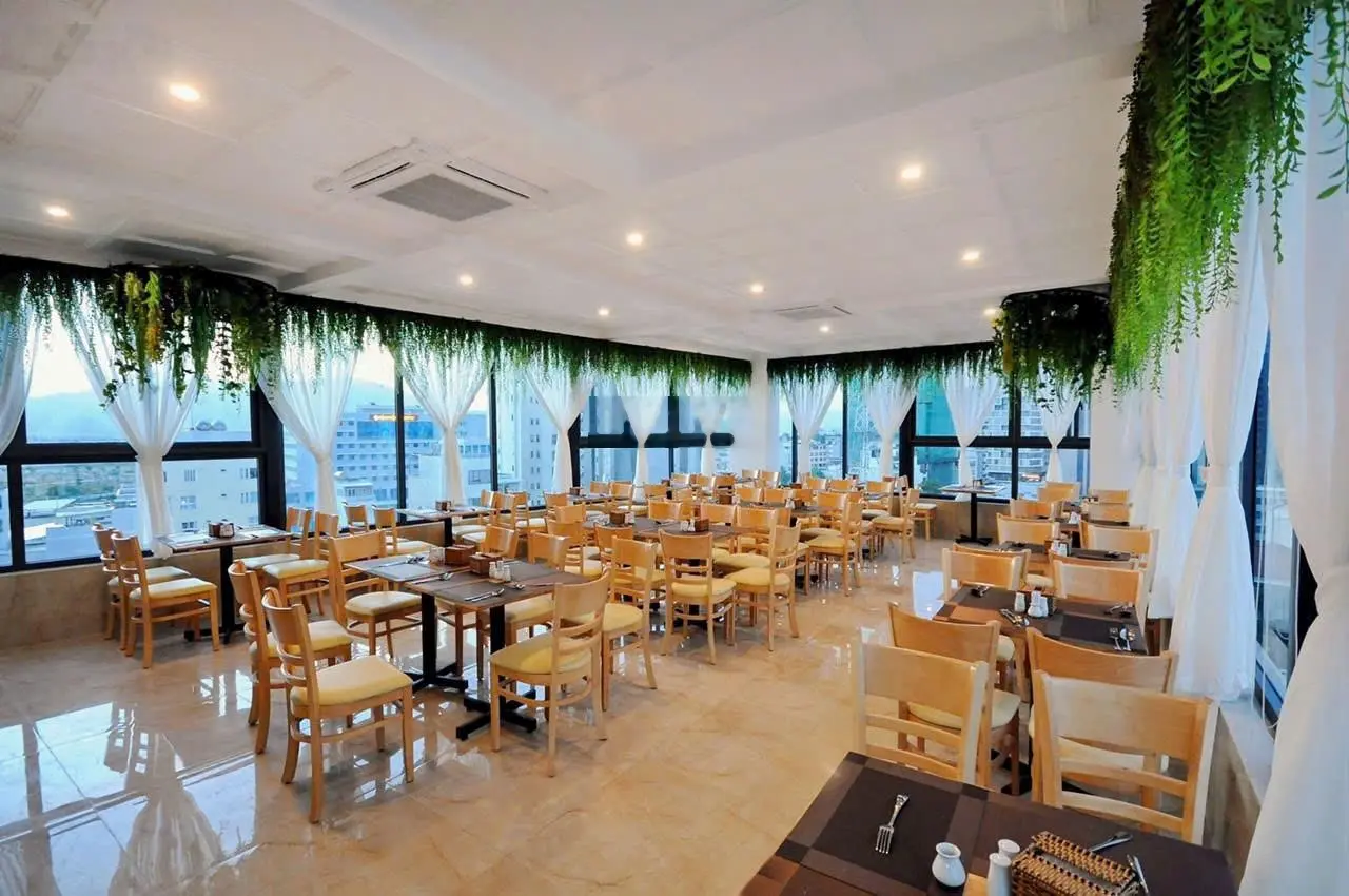 Bán khách sạn mặt tiền đường trần phú thành phố nha trang