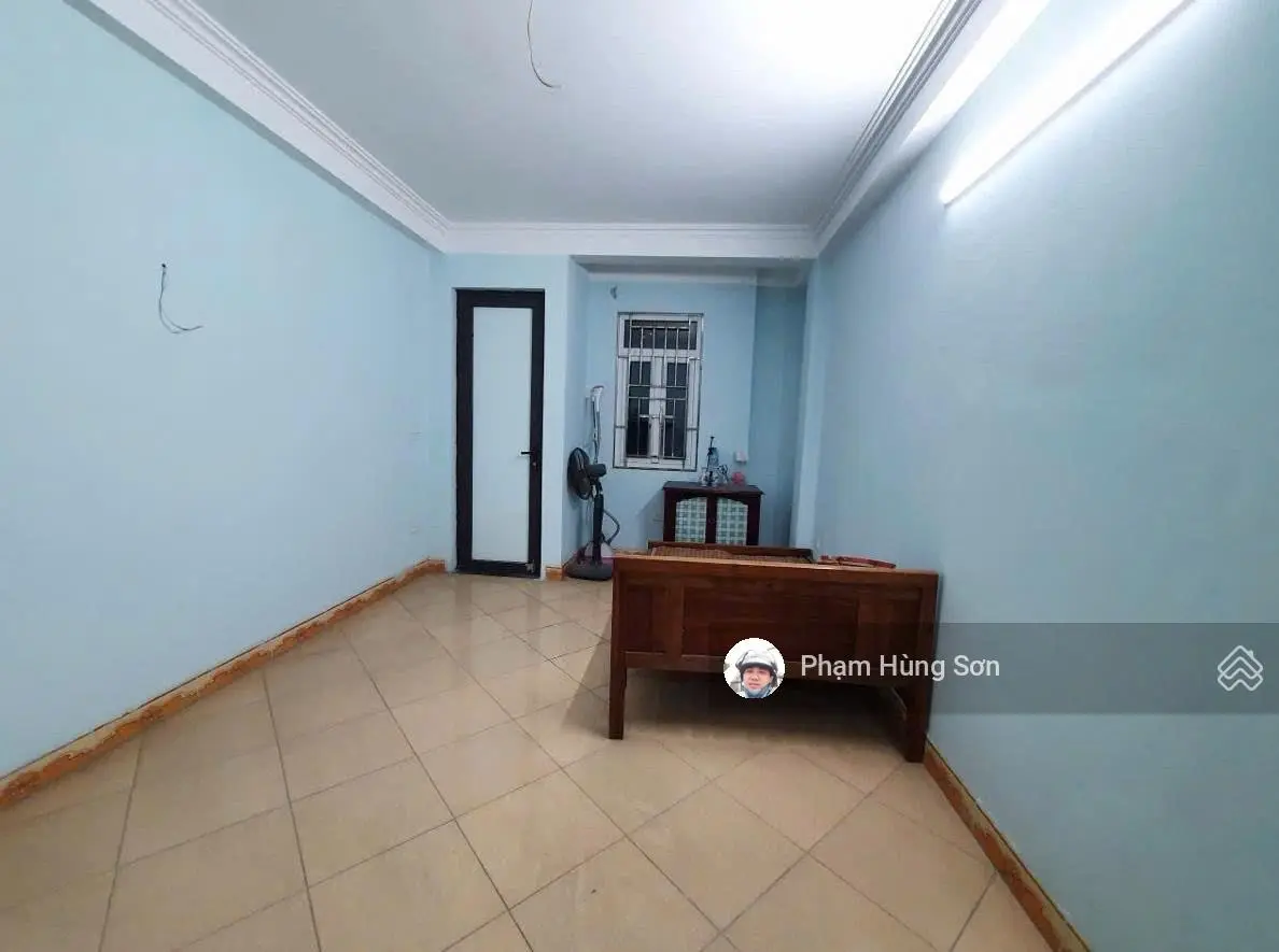 Bán nhà riêng 3PN, 3WC, 32m2 ở Hoàng Mai, 3,7 tỷ một nhà ra oto, ba gác đỗ cửa nhà đẹp