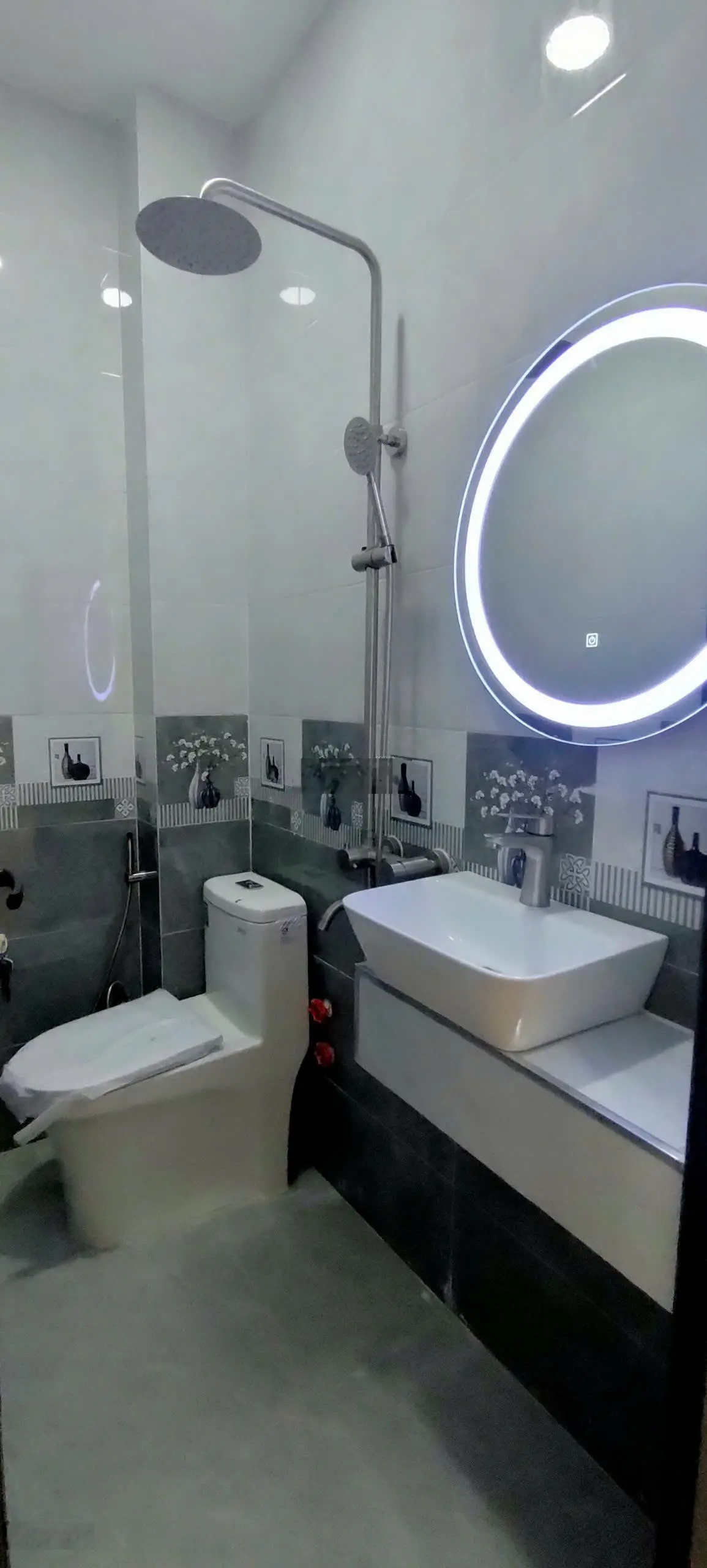 Bán nhà Đình Phong Phú, TNP B, Q9, Tp.Thủ Đức. DTSD: 90m2, 2lầu, SHR, hoàn công, nở hậu, nhà mới