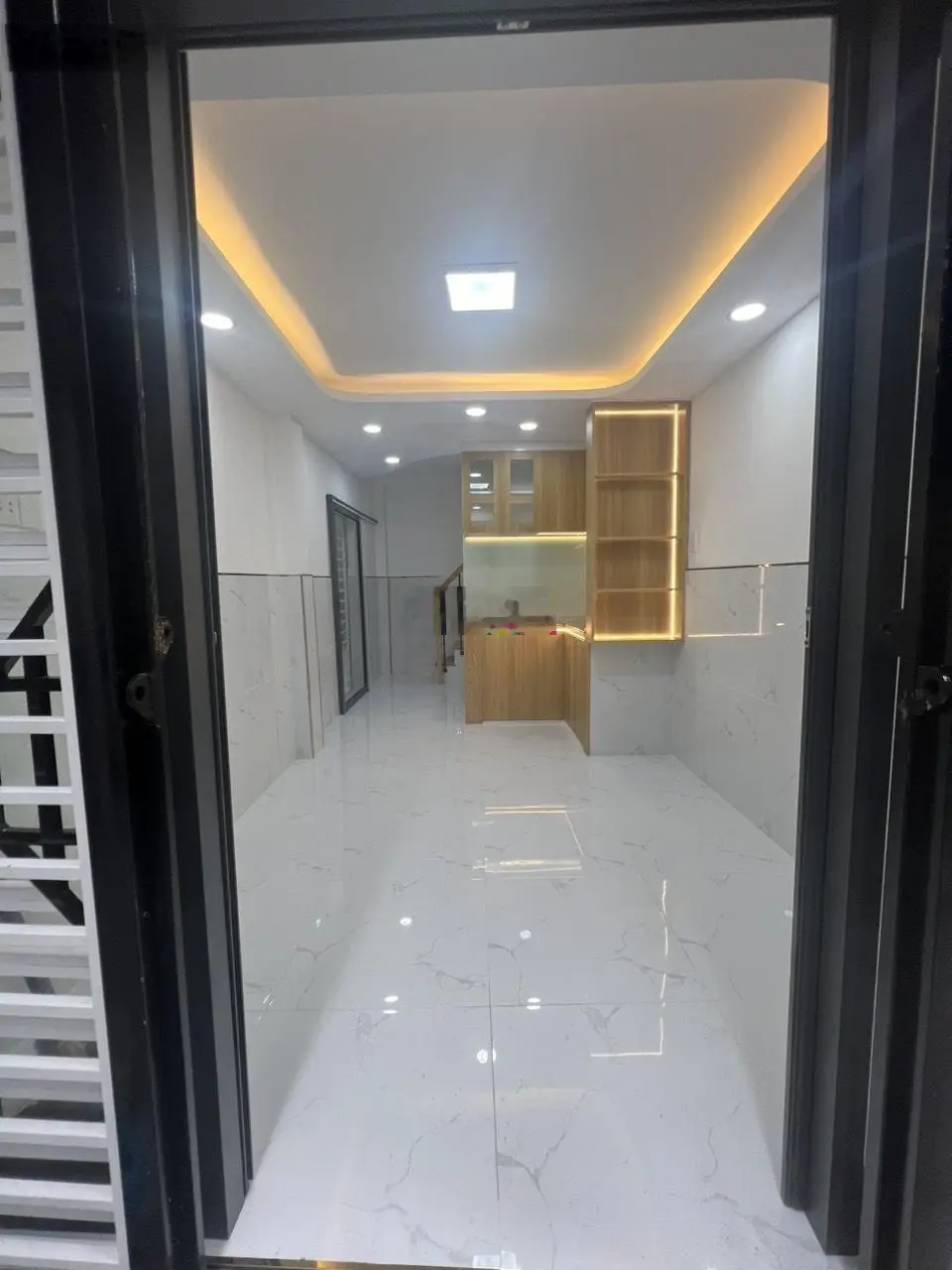 Bán nhà mới 100% cực đẹp Trần Hưng Đạo, P5, Quận 5, hẻm 3m thông cách mặt tiền 20m, ngay trung tâm