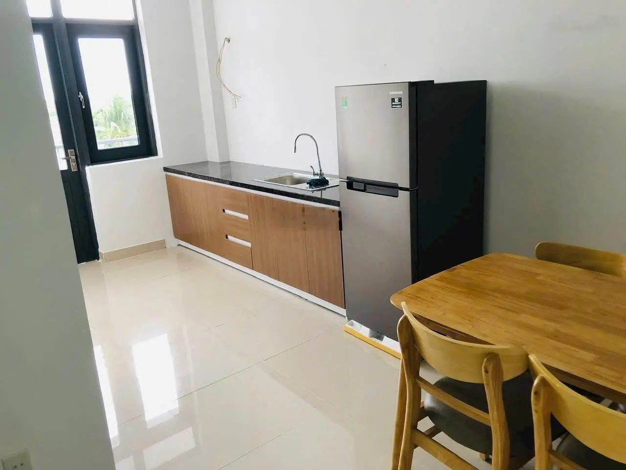 Bán căn góc Vĩnh Điềm Trung, đang cho thuê 45 tr/tháng full nội thất, sổ đỏ công chứng ngay