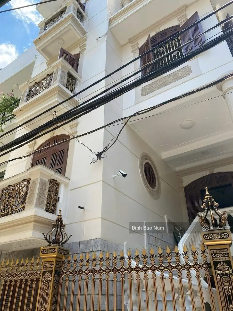 Đặng thai mai 100m 5 tầng thang máy thiết kế biệt thự mt 20m lô góc 2 mặt tiền ô tô vào nhà sổ đẹp