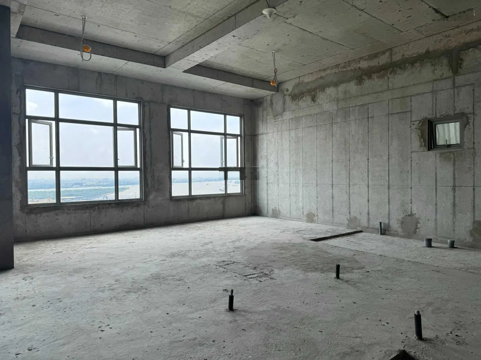 Bán Penthouse 176m2 River Panorama giá 6.8 tỷ 0939 220 ***