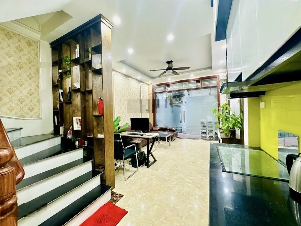Lô góc 3 thoáng, ngõ nông gần phố. 33/36m2 phố Tây Sơn, chào 8.4 tỷ còn TL. Nói k vs tin ảo