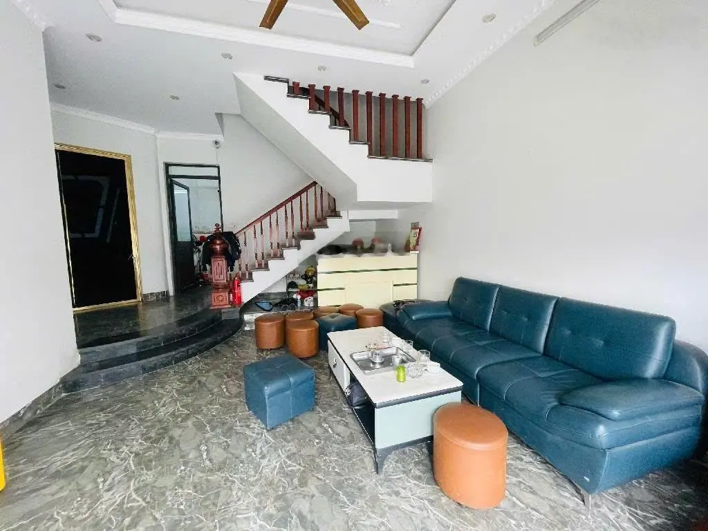 Nhà đẹp như biệt thự - vừa ở vừa kinh doanh - tặng lại toàn bộ cơ sở vật chất trị giá gần tỷ đồng