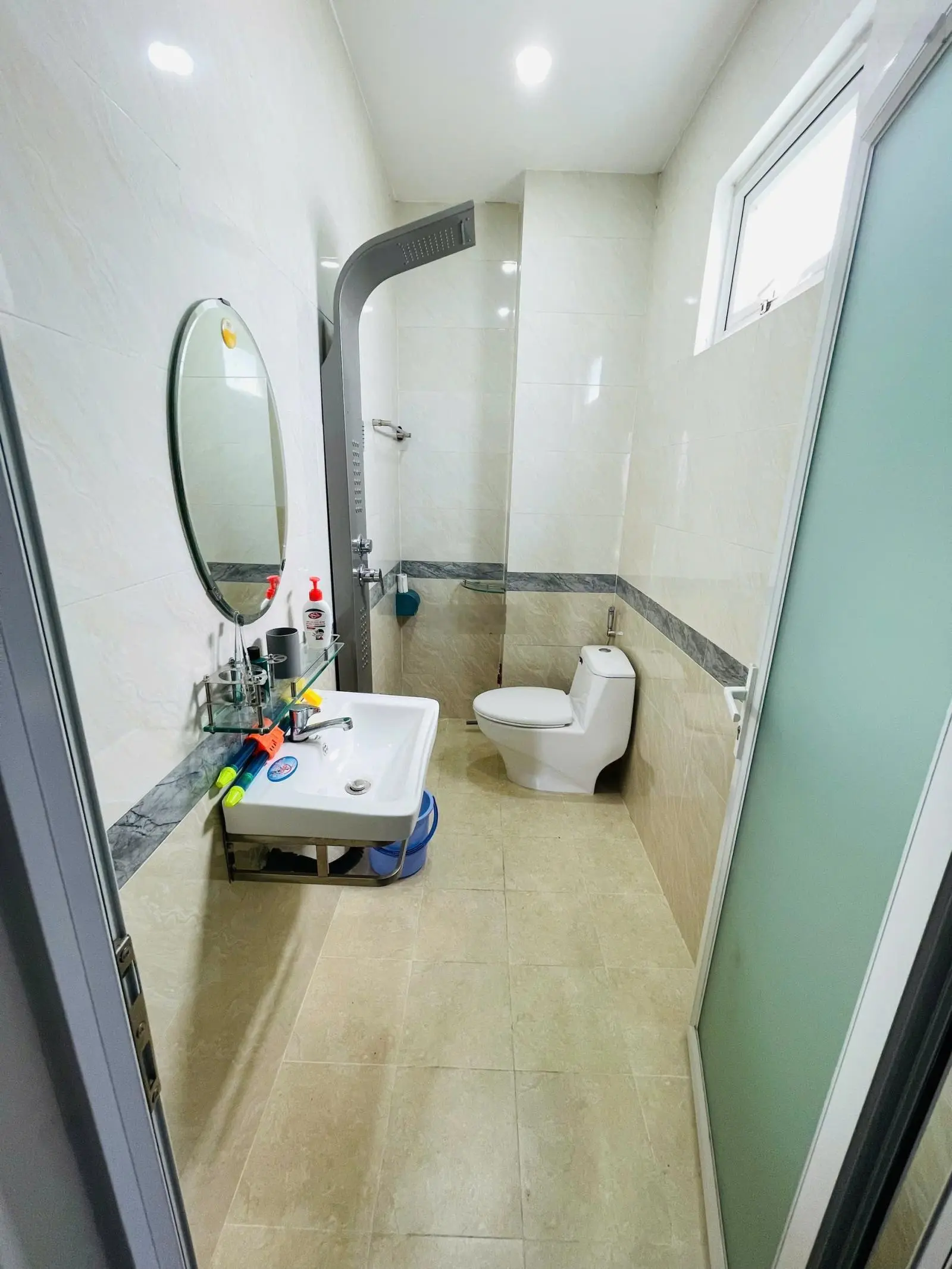 Bán biệt thự 2 mặt tiền Thạnh Mỹ Lợi. 10x20 (200m2) Để lại toàn bộ nôi thất cao cấp. Chỉ 22 tỷ TL