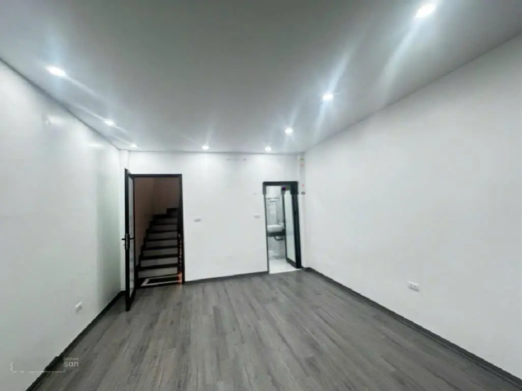 Nhà 5 tầng đẹp tỉ mỉ trung tâm Long Biên, full công năng, pháp lý sạch, sẵn sàng giao dịch