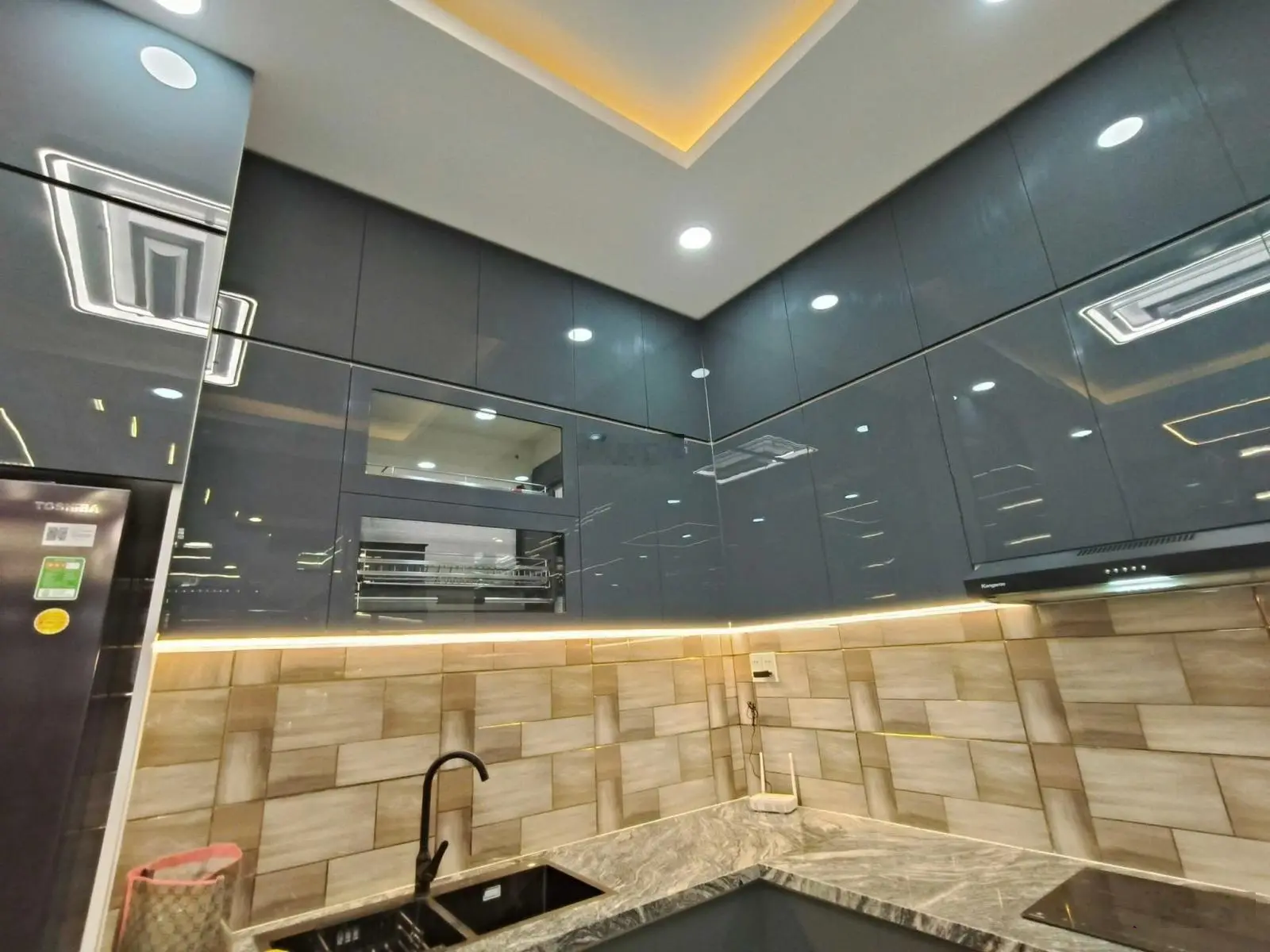 Bán gấp căn MTKD khu K300 phường 12 quận Tân Bình 8x20m, 3 lầu giá 25.5 tỷ thương lượng