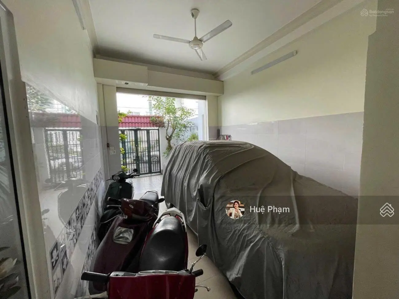 Biệt thự mặt tiền 15m - đường trường sa, p14, quận 3. dt 9x20m. cn 180m2. trệt 3 lầu. giá 42 tỷ tl