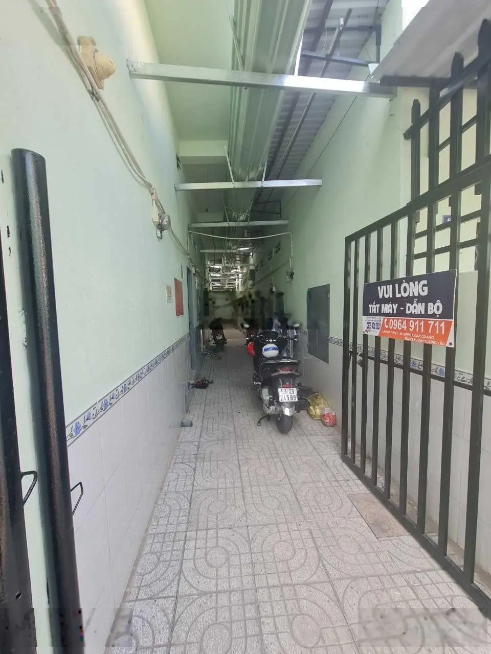 Bán nhà trọ 444m2 gần chợ Xóm Nghèo Nguyễn Đức Thiệu giá 30tr/m2 có 27 phòng, 2 kiot và nhà cấp 4