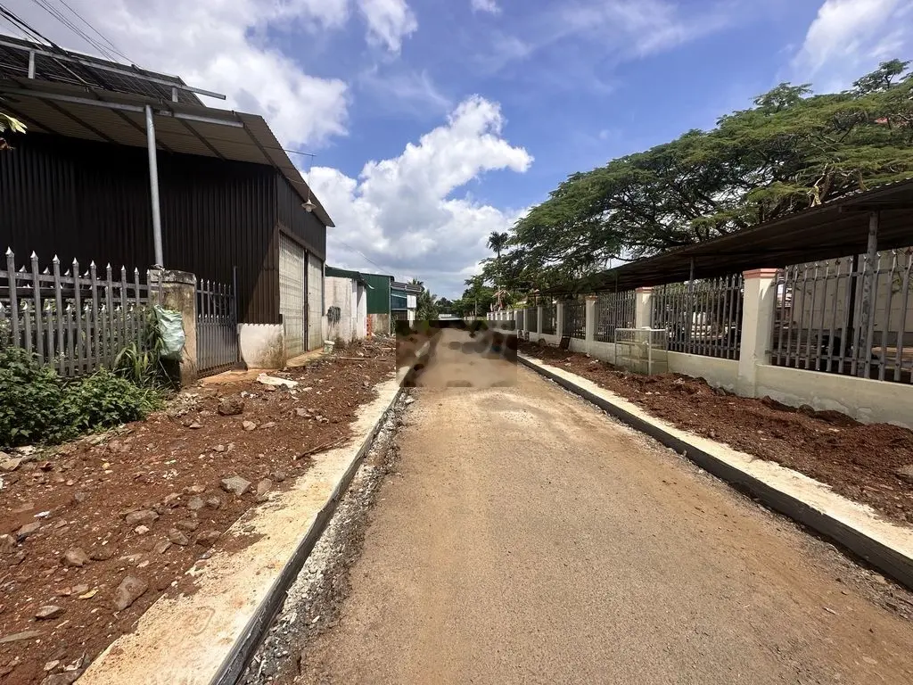 Bán 400m2, ngang 10m đối diện trường THCS Nguyễn Trường Tộ - Buôn Hồ.