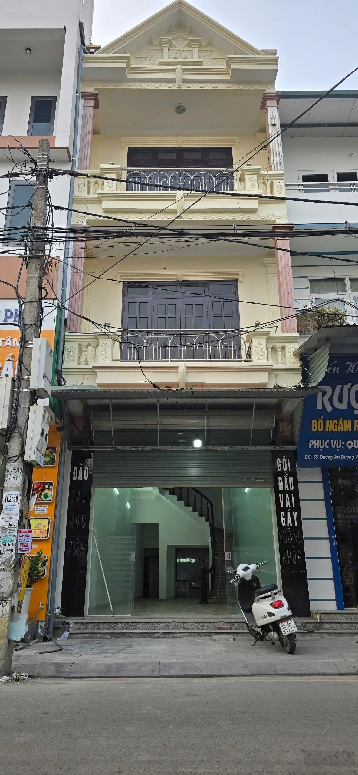 CC gửi bán nhà 3 tầng đẹp long lanh tại mặt chợ Phúc Yên Nhà nằm trên phố An Dương Vương kinh doa