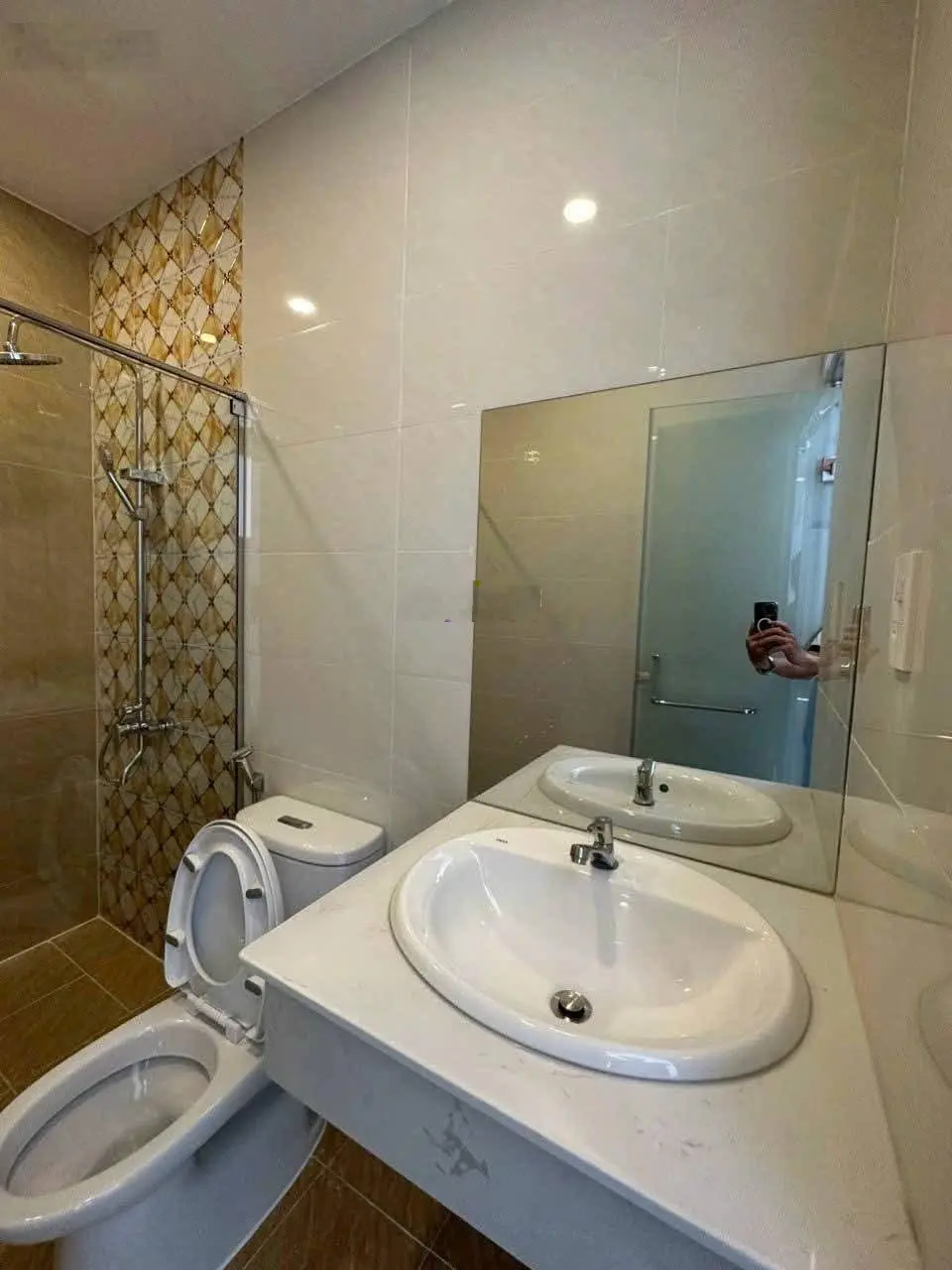 Chính chủ bán nhà còn HĐ thuê đường Lý Nam Đế, p7, Q11, gần Bệnh viện Chợ Rẫy, giá 2tỷ680 DT 82m2
