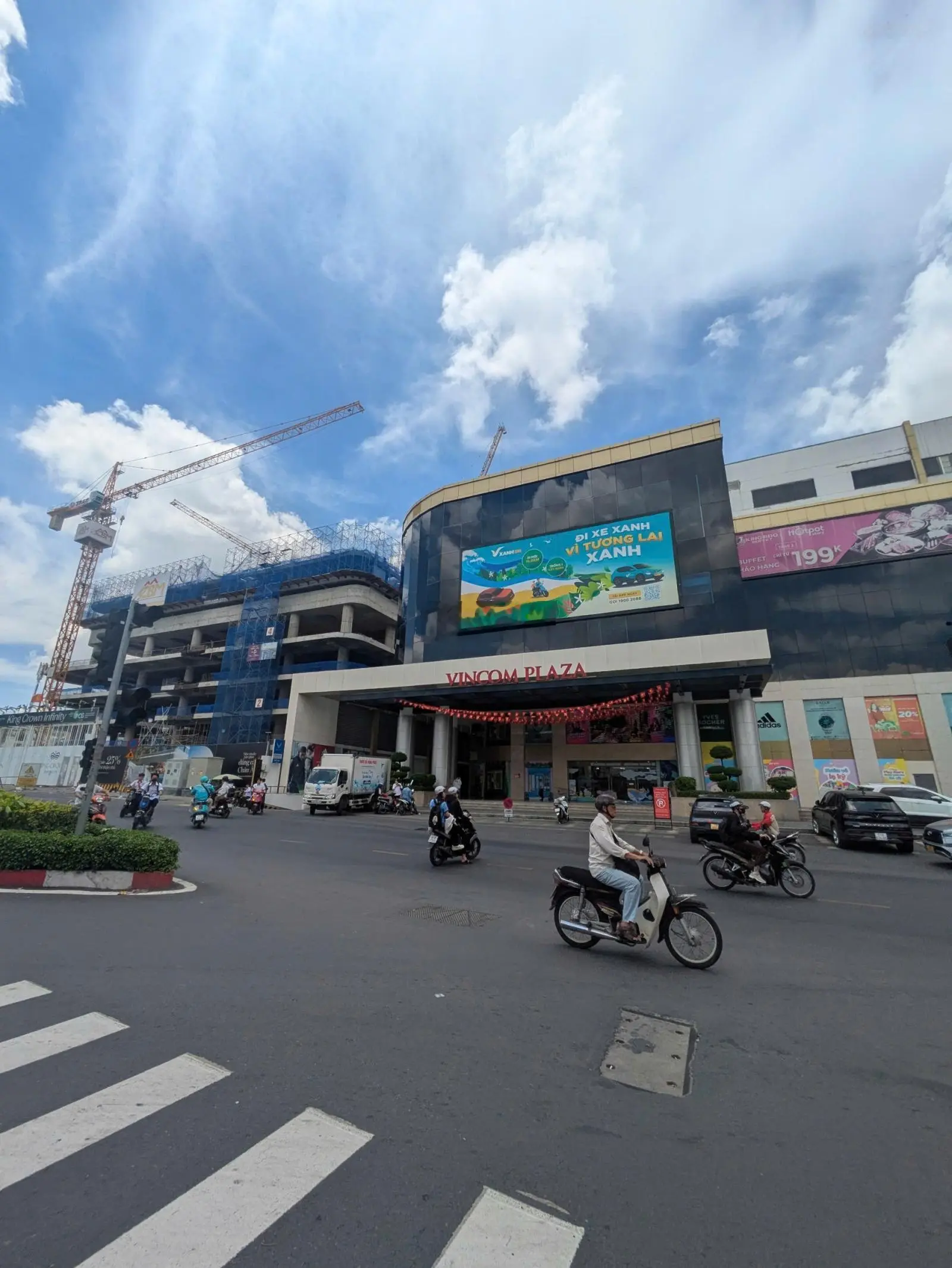 Bán nhà 4 tầng siêu vip, hoàng diệu 2, linh chiểu, thủ đức, thiết kế lệch tầng thoáng mát.