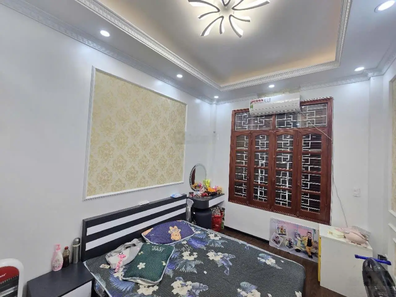 Bán nhà Kim Ngưu, lô góc, 27m2 x 5 tầng, sổ đỏ, nhà đẹp, nội thất đầy đủ, 4,9 tỷ
