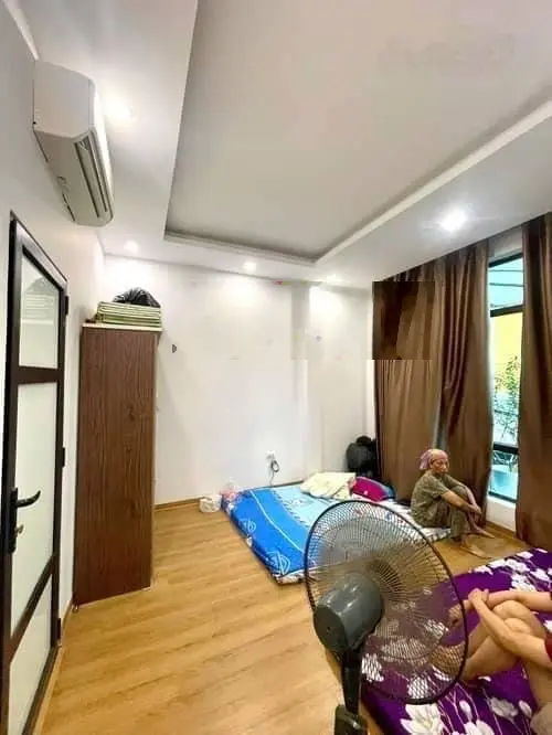 Cần tiền bán nhà tôi giảm chào nửa tỷ DT 41/45m 4 tầng MT 4.2m ô tô đỗ cửa Phương Mai Đống Đa