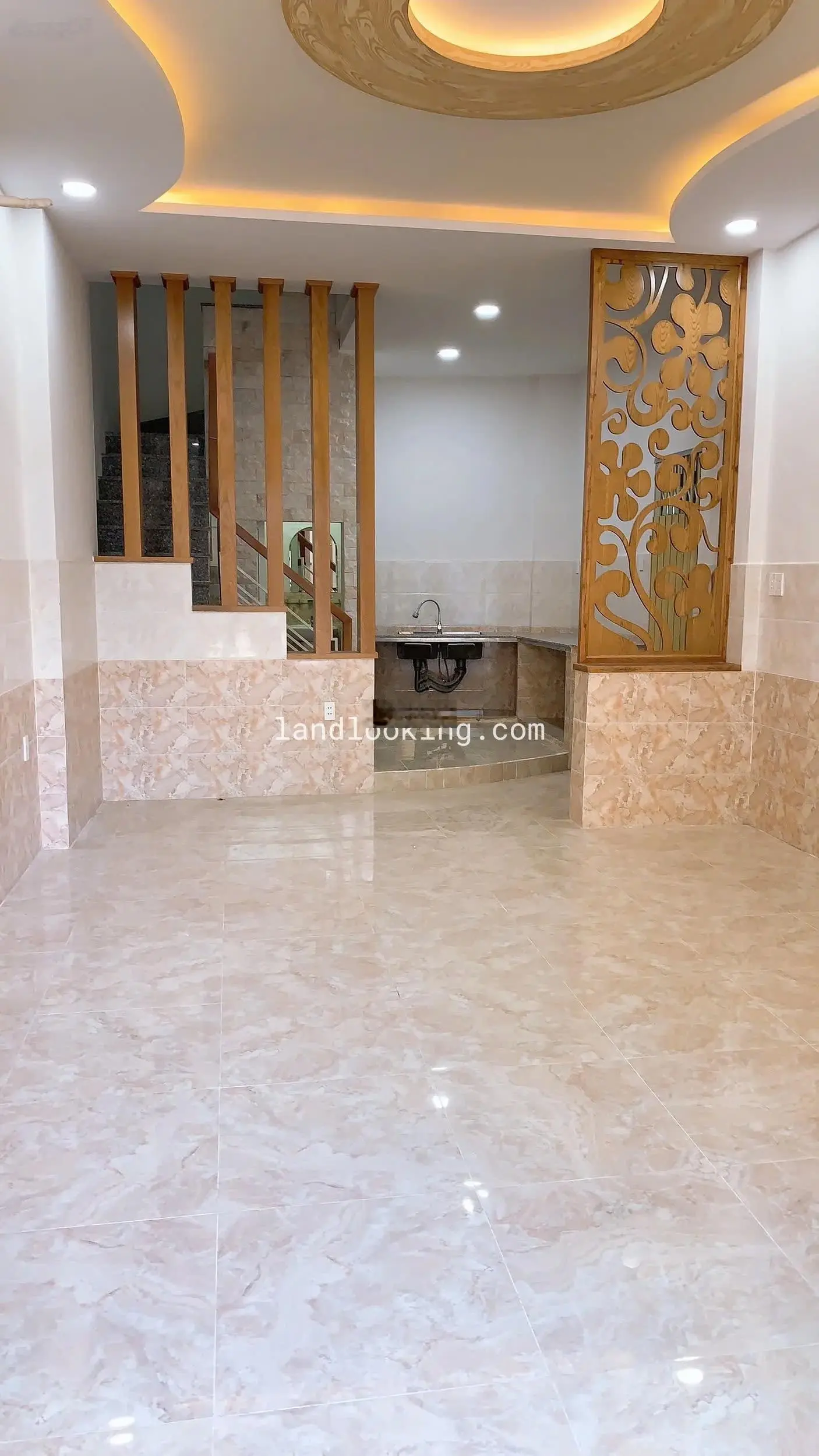Giá hời nhà MT Đường Phan Văn Trị, Phường 2, Quận 5 DT 4.2x10m 1 trệt 3 lầu, Giá 2 Tỷ250, SHR