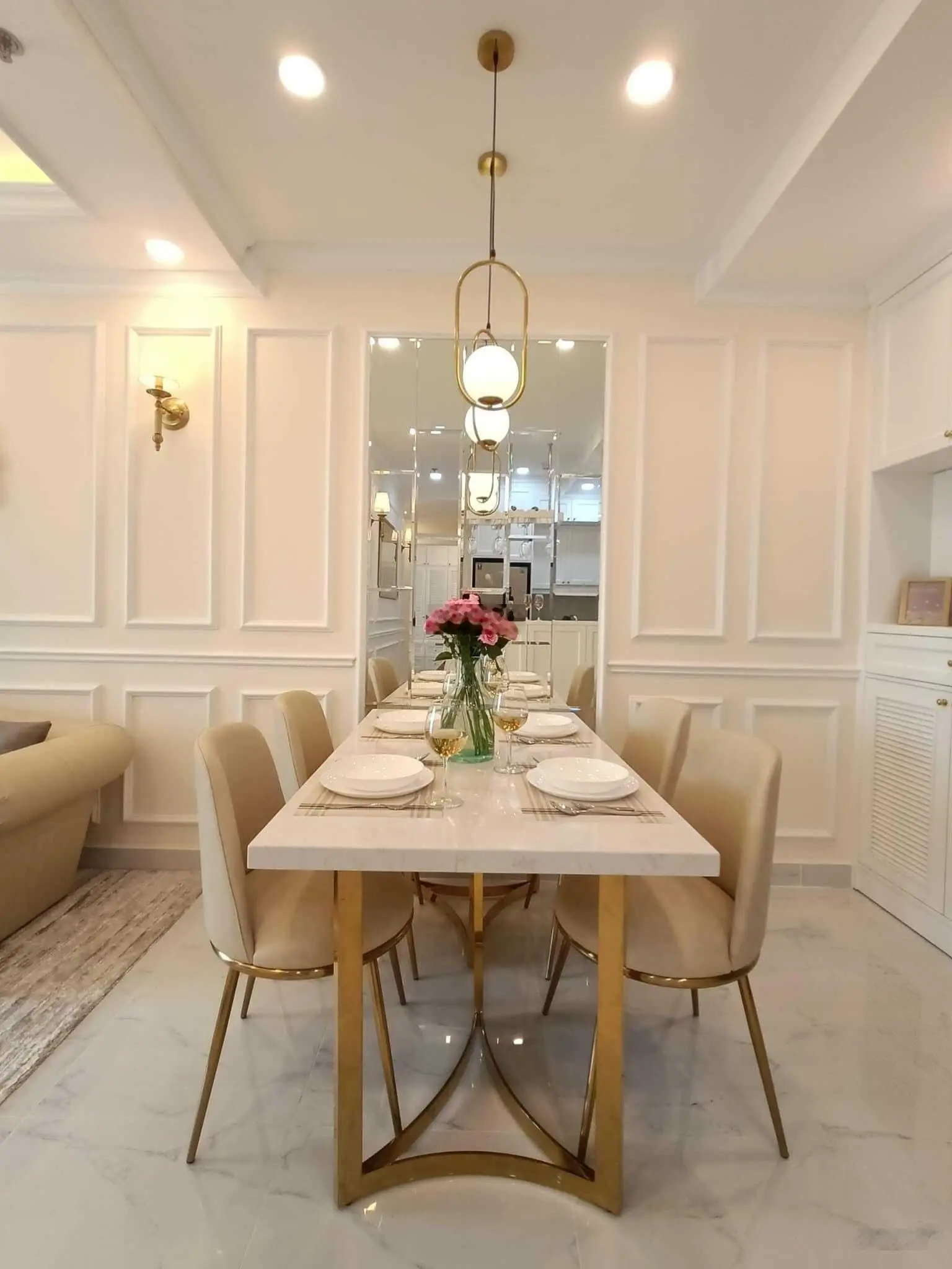 Kẹt tiền cần bán chung cư Kingdom, DT 75m2, 2PN, 2WC, giá 6.6 tỷ. LH em Ngọc 0931 177 *** xem nha