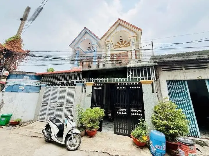 Chính chủ cần bán căn nhà 80.8m2 4PN, 2 WC, phòng khách, bếp. LH 0876836115