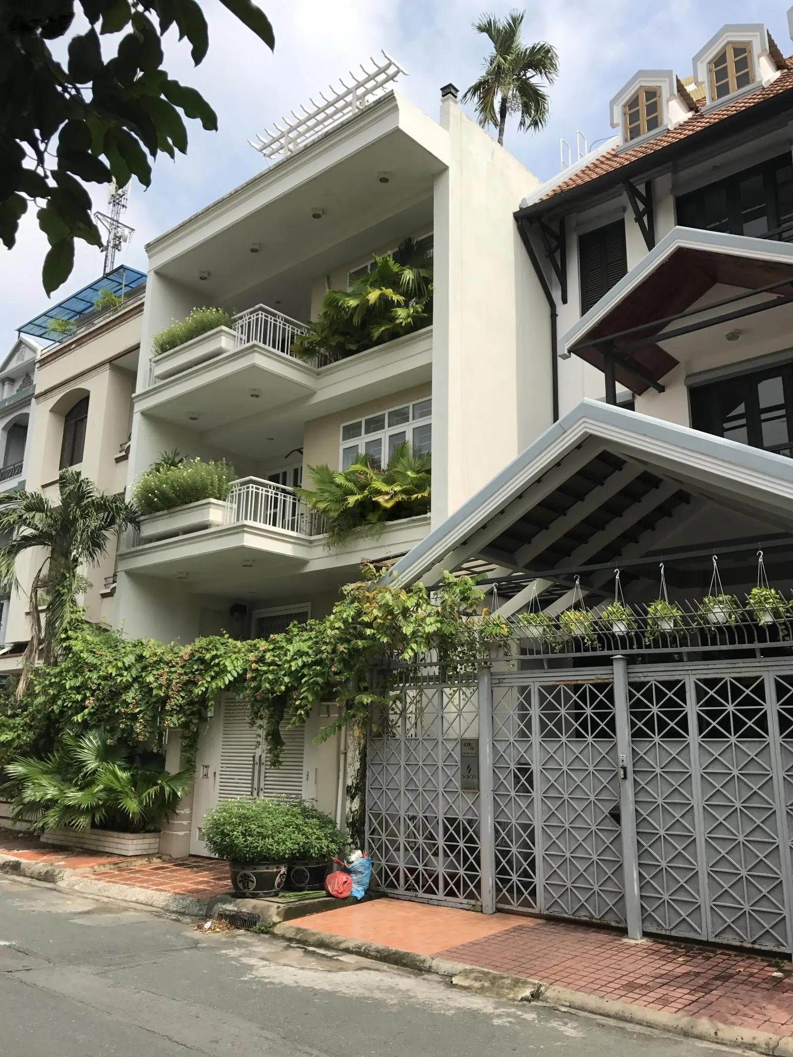 Bán nhà hxh đường Hoàng Hoa Thám Q.TB, DT: 7,8x 20m ( 150m2 ) Giá 17 tỷ TL.