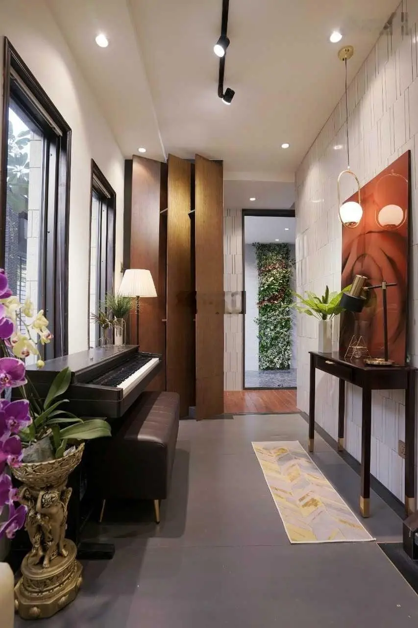 Hạ 7 tỷ! MTNB Sư Vạn Hạnh, P12, Q.10 ( 8.4 x 21m DTCN: 154m2 ) hầm 4 tầng HĐT: 115 - triệu 39.5 tỷ.