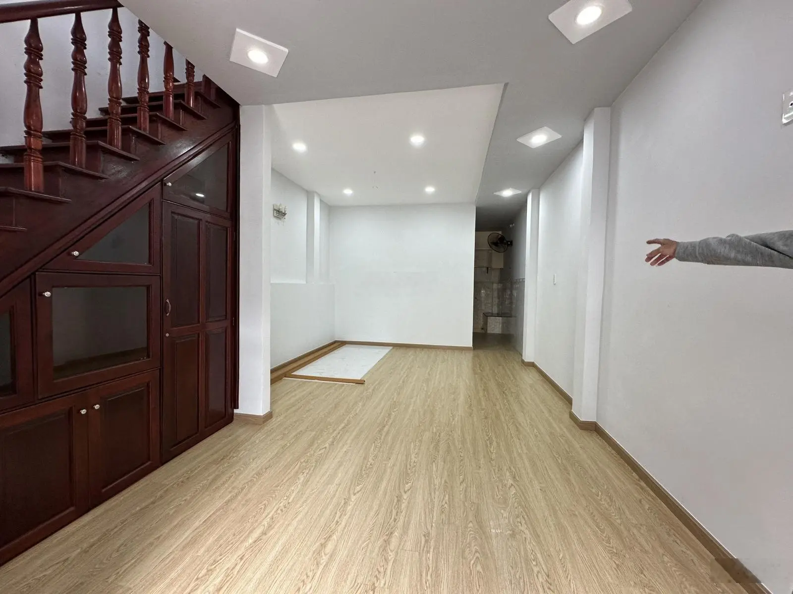 Bán nhà đẹp DT 4x12m 1 lầu 2PN 2WC sàn gỗ, hẻm xe hơi né nhau, giáp ranh KDC Đồng Diều Cao Lỗ P4 Q8