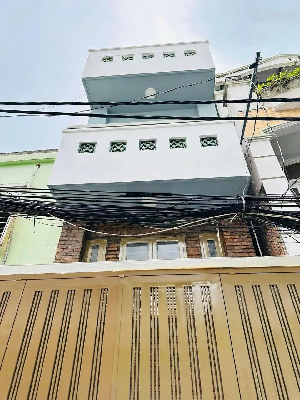 Cần bán gấp nhà HXH Xô VIết NGhệ Tĩnh, P.21, 33m2, 3,95 tỷ tl, LH: 0908 274 ***