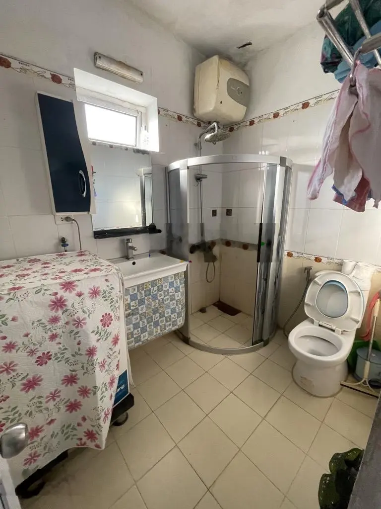 Cực hiếm, bán nhà tập thể doãn kế thiện mai dịch, ô tô đỗ cửa, 83,3m2, giá 2,8 tỷ.