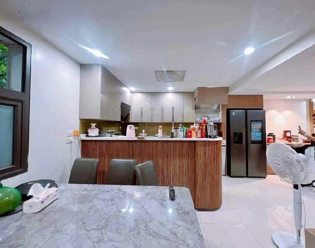 (DT 122m2 mặt tiền 10m) biệt thự 3 thoáng - sân vườn giá 24.2 tỷ đÔng Quan Nghĩa Đô Cầu Giấy