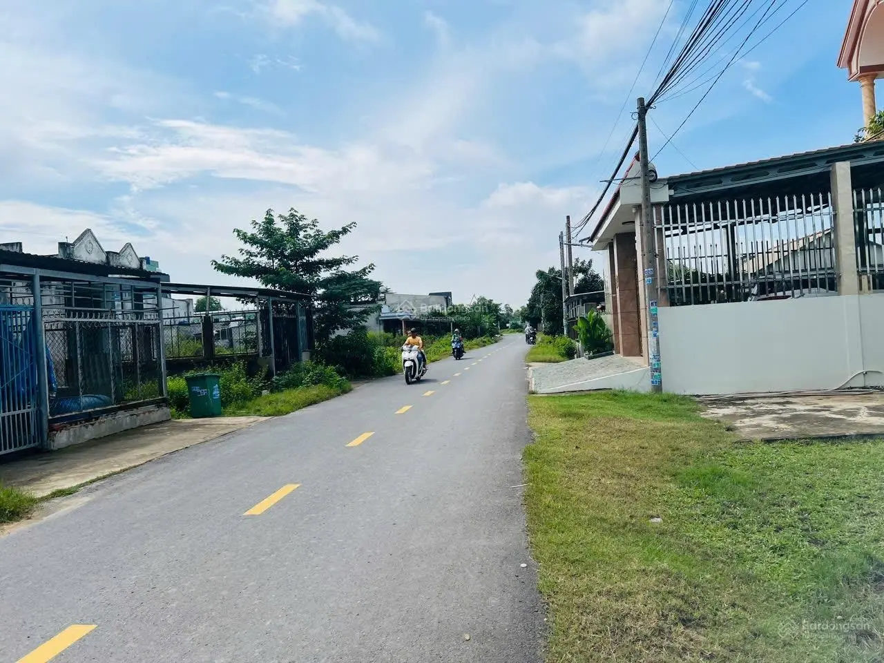 Bán đất mặt tiền nhựa Út Cú cách ngã 3 Mỹ hạnh 1km