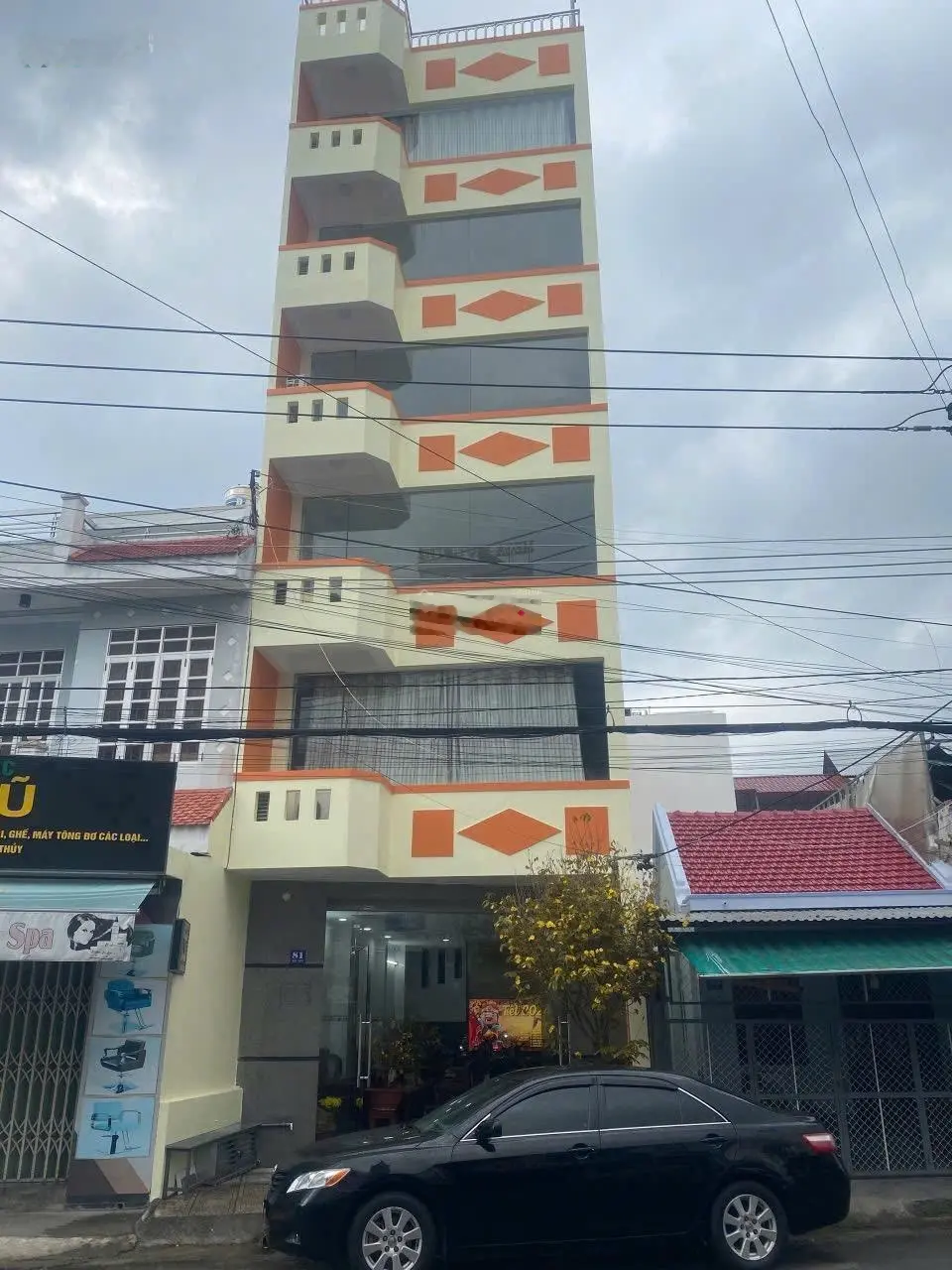 Bán khách sạn 7 tầng mặt tiền Bắc Sơn phường Vĩnh Hải giá 12 tỷ 6 cách biển 3 phút di chuyển
