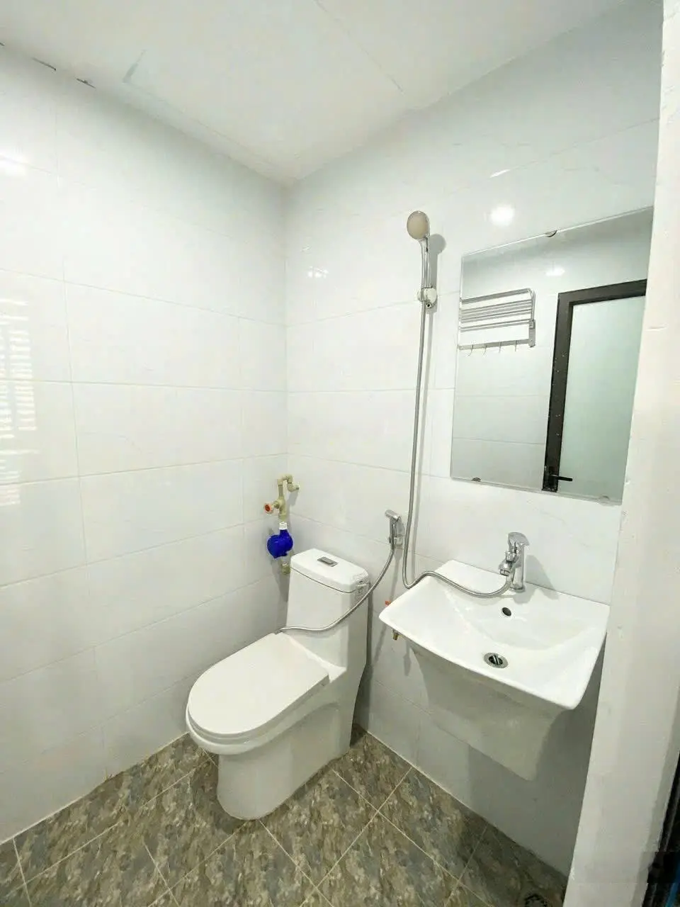 Bán gấp tòa CHDV Chùa Bộc 22 phòng, DT 100tr/th, ngõ ô tô đỗ, 20m ra phố, thang máy, 70m2