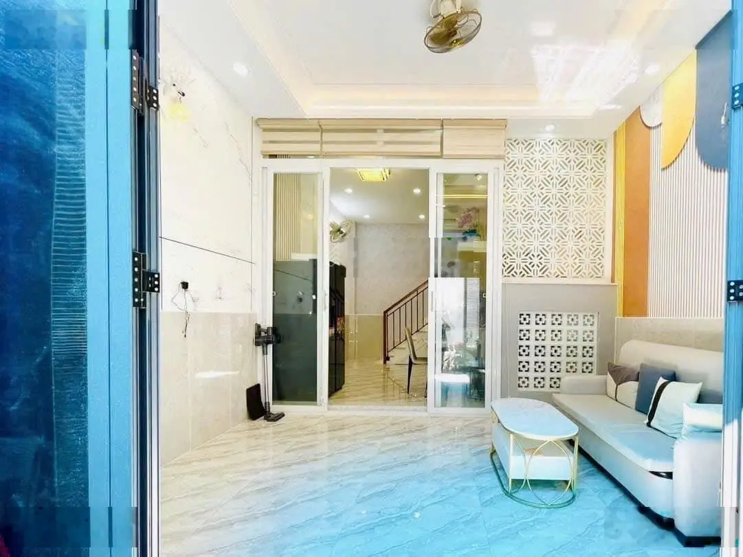 Bán gấp căn nhà mt huỳnh tấn phát, quận 7, giá 6 tỷ 7,dt 70m2, sổ sẵn.