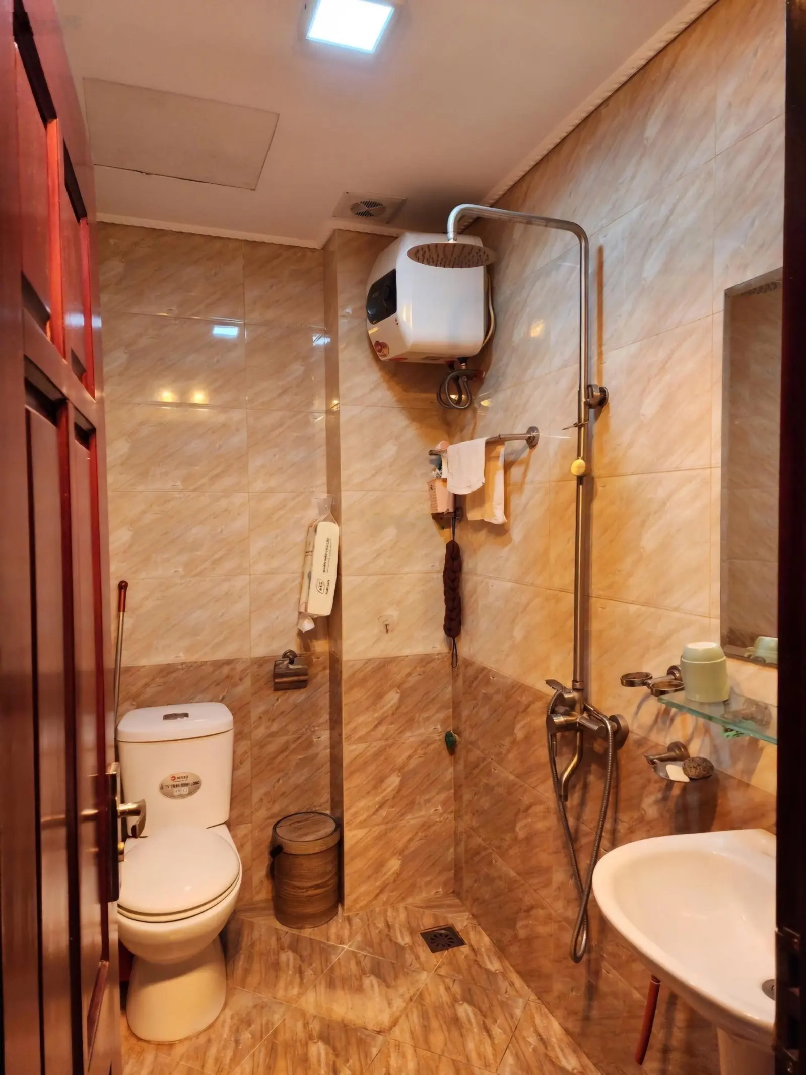 Bán nhà Ngọc Thụy, Khai Sơn, Long Biên, 40m2, 4 tầng, giá 6.4 tỷ, nhà đẹp, an sinh tuyệt vời